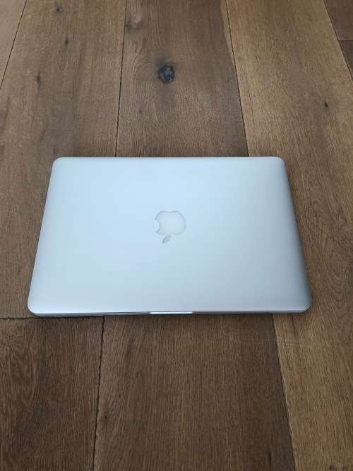 2015 13-inch Macbook Pro Retina: Dual-Core i5 2.7GHz / 8GB RAM / 256GB Flash Storage