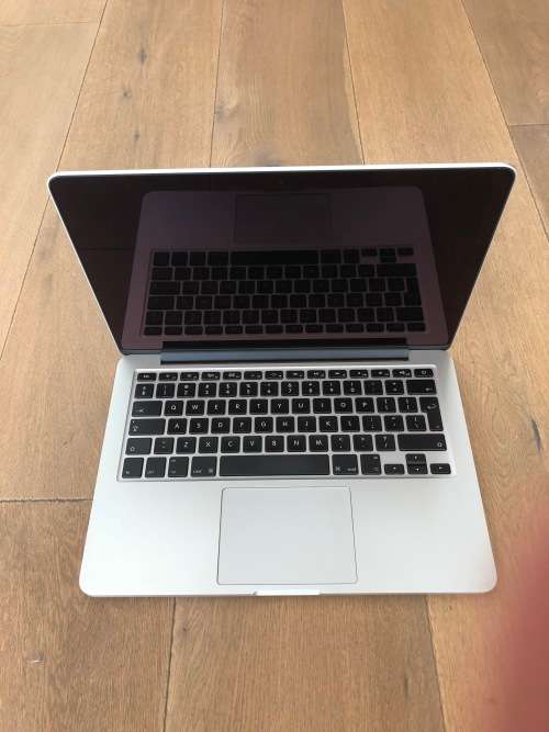2015 13-inch Macbook Pro Retina: Dual-Core i5 2.7GHz / 8GB RAM / 256GB Flash Storage