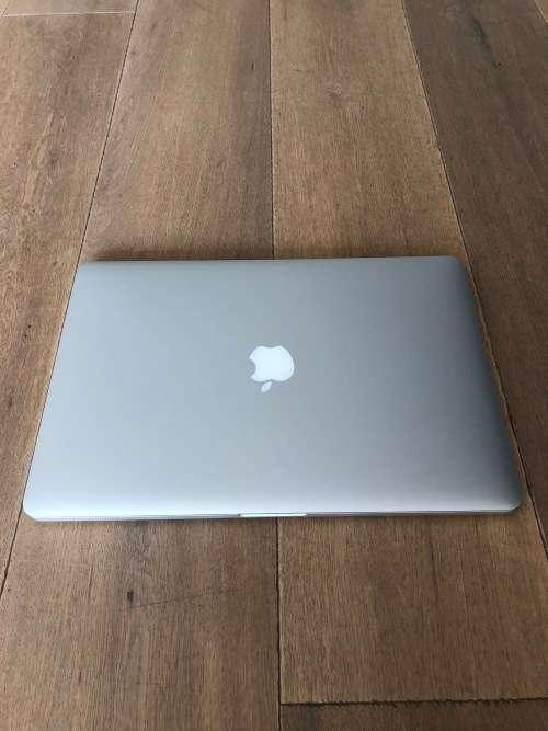 2015 15-inch Macbook Pro Retina: Quad-Core i7 2.8GHz / 16GB RAM / 1TB Flash Storage / 2GB Graphics