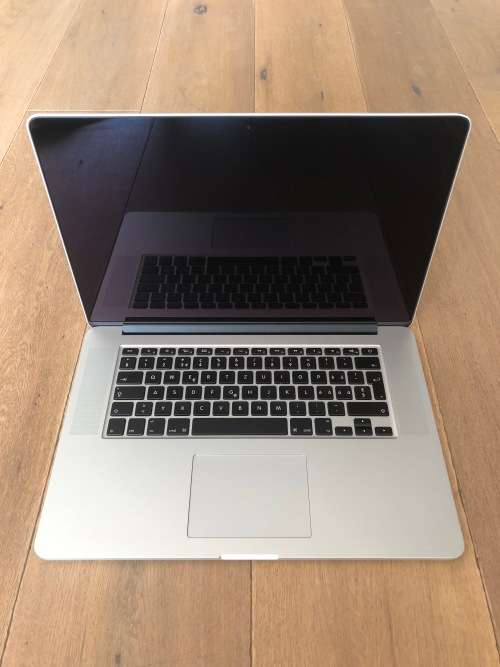 2015 15-inch Macbook Pro Retina: Quad-Core i7 2.8GHz / 16GB RAM / 1TB Flash Storage / 2GB Graphics