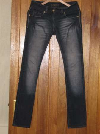 Identity SKinny Jeans - SIze 32 ( Fair to good condition )