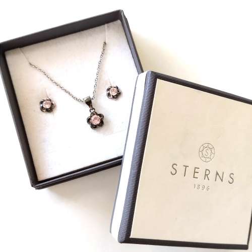 Jewellery Sets Sterns Jewelry Set 0072 was listed for 160.00 on 8 Jan at 09 01 by InMyKist in Johannesburg ID 601763598