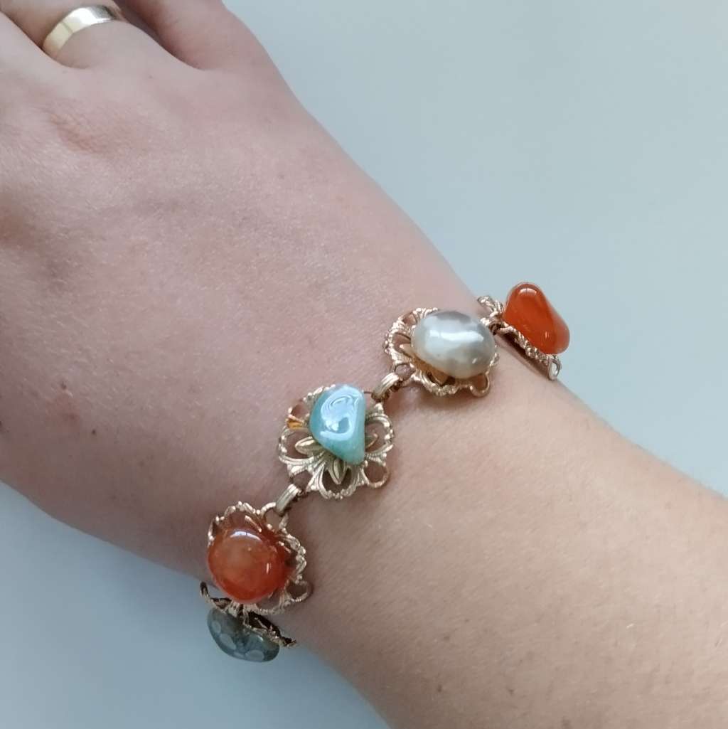 Vintage Mixed Stone and Gold Bracelet #O0106