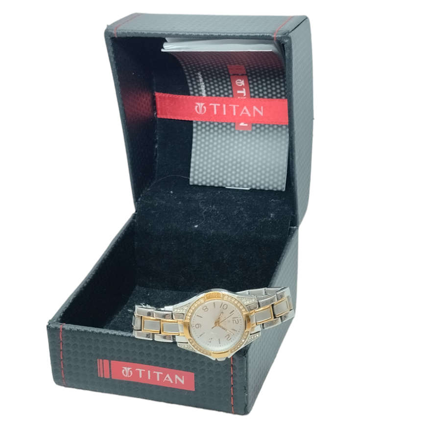 Titan Ladies Watch with Box #W0051