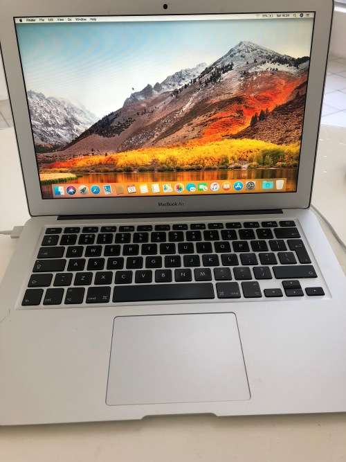 Apple MacBook Air 13.3-inch | Core i5 1.8GHz | 4GB DDR3 | 128GB SSD