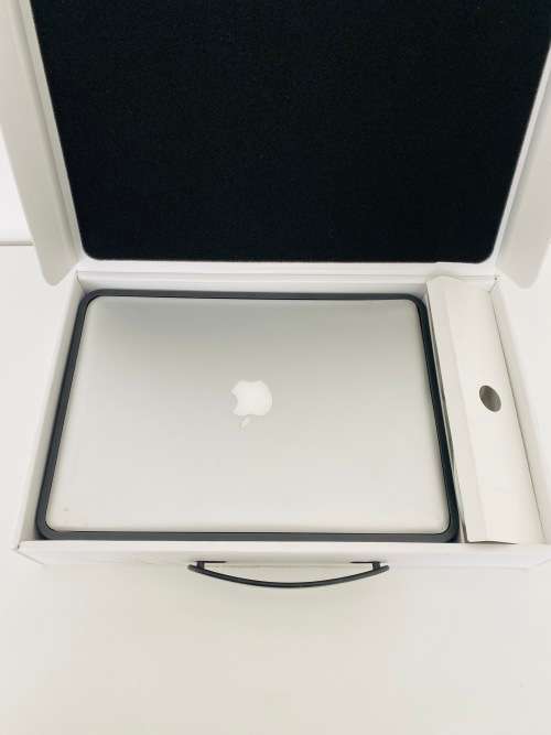 Apple MacBook Pro 13.3-inch | Core i5 2.5GHz | 8GB DDR3 RAM | 500GB HDD | MD101