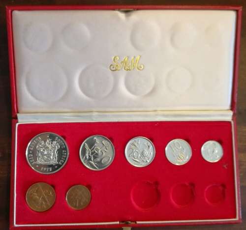 1977 South Africa short proof set.