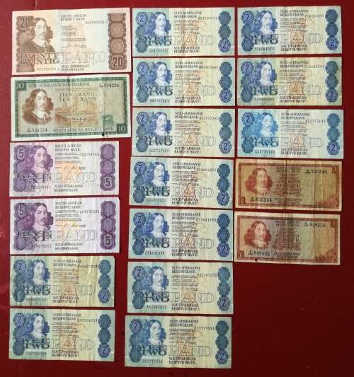 Collection of 18 old South Africa bank notes.