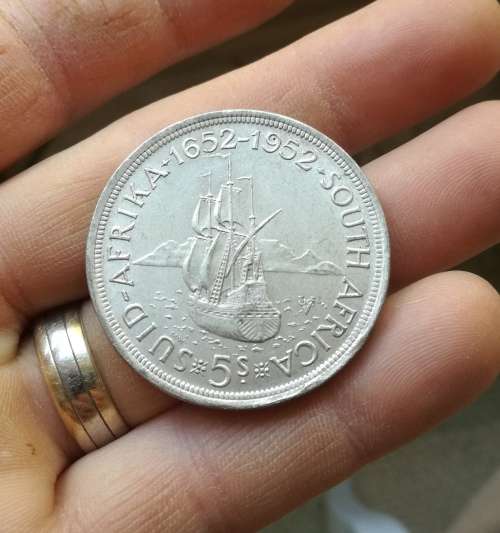 South Africa 1952 Silver 5 Shillings. Good condition.