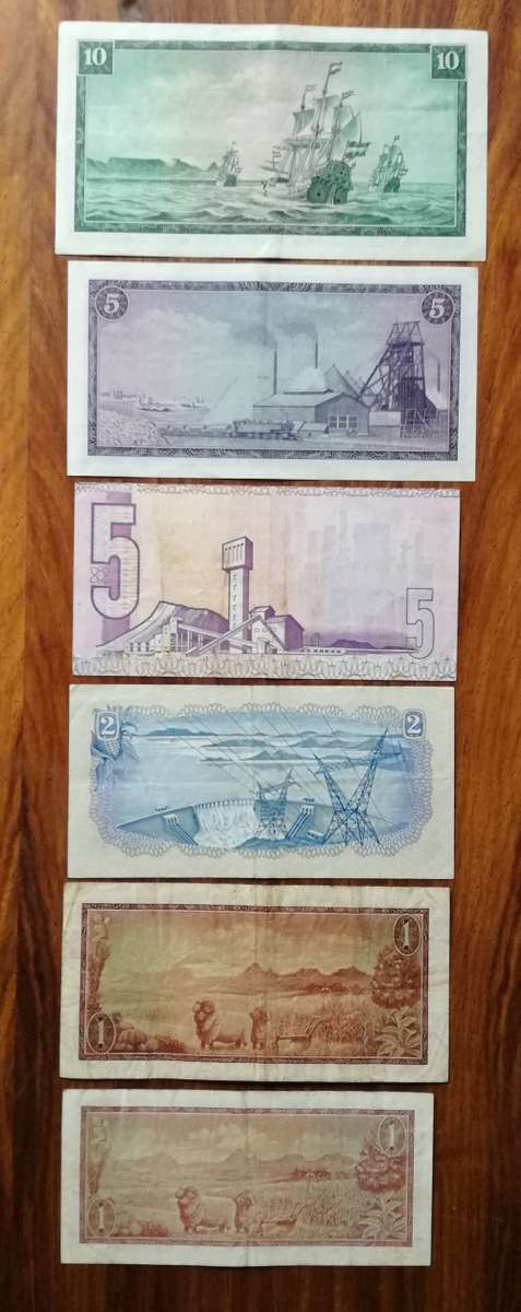 Collection of de Jongh bank notes.
