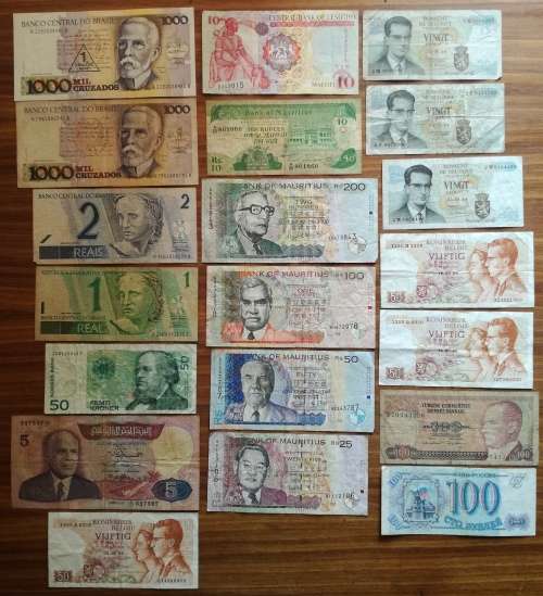 Collection of 20 old bank notes from around the world.