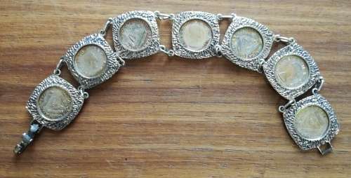 South Africa silver tiekie bracelet. 27.70 Grams.