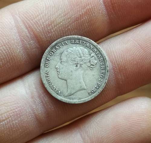 Great Britain Queen Victoria 1887 Silver Sixpence. Good condition.