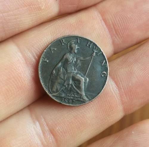 Great Britain Queen Victoria 1897 better grade farthing.