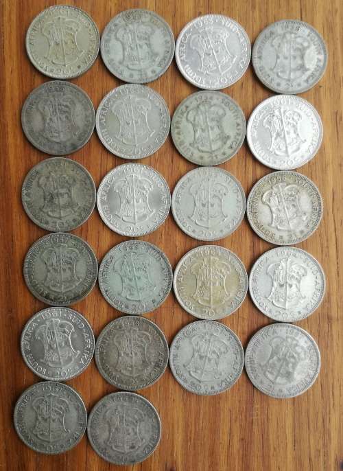 South Africa collection of 22 Silver mixed two Shillings and 20 cents. 246.31 grams.