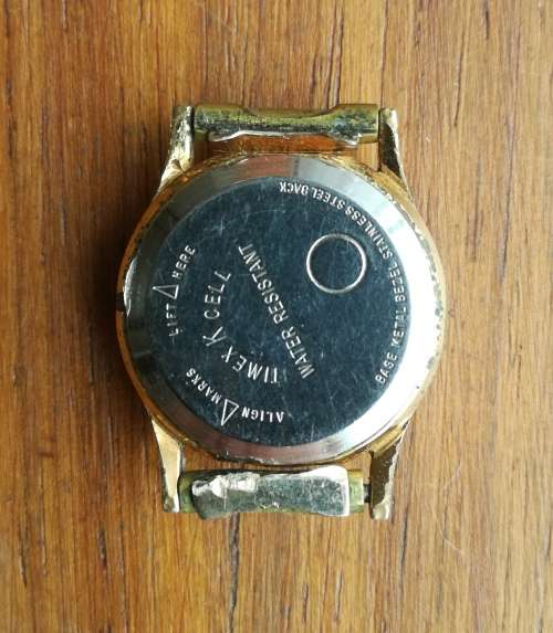 Timex Quarts ladies watch. No straps.