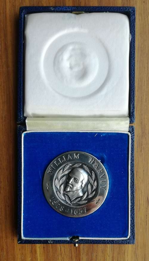 William Harvey 1578-1657 Blood Doning Medal 1968 Awarded to L.J. KLOPPER.