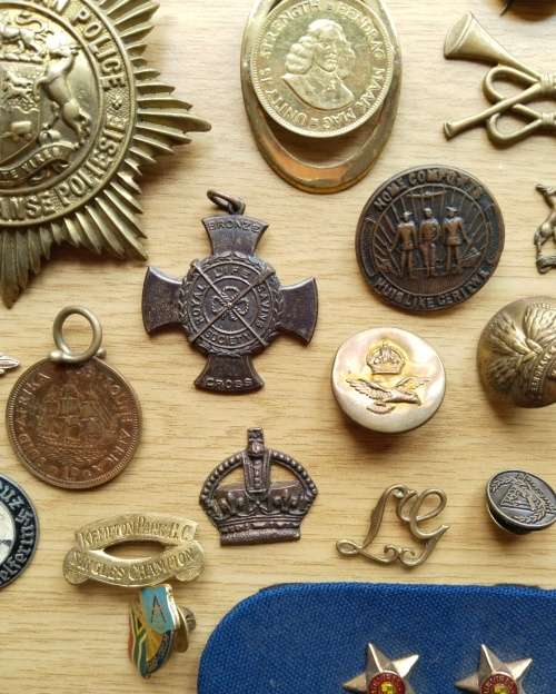 Collection of 21 Military Badges, pins and Medals. Some Good.