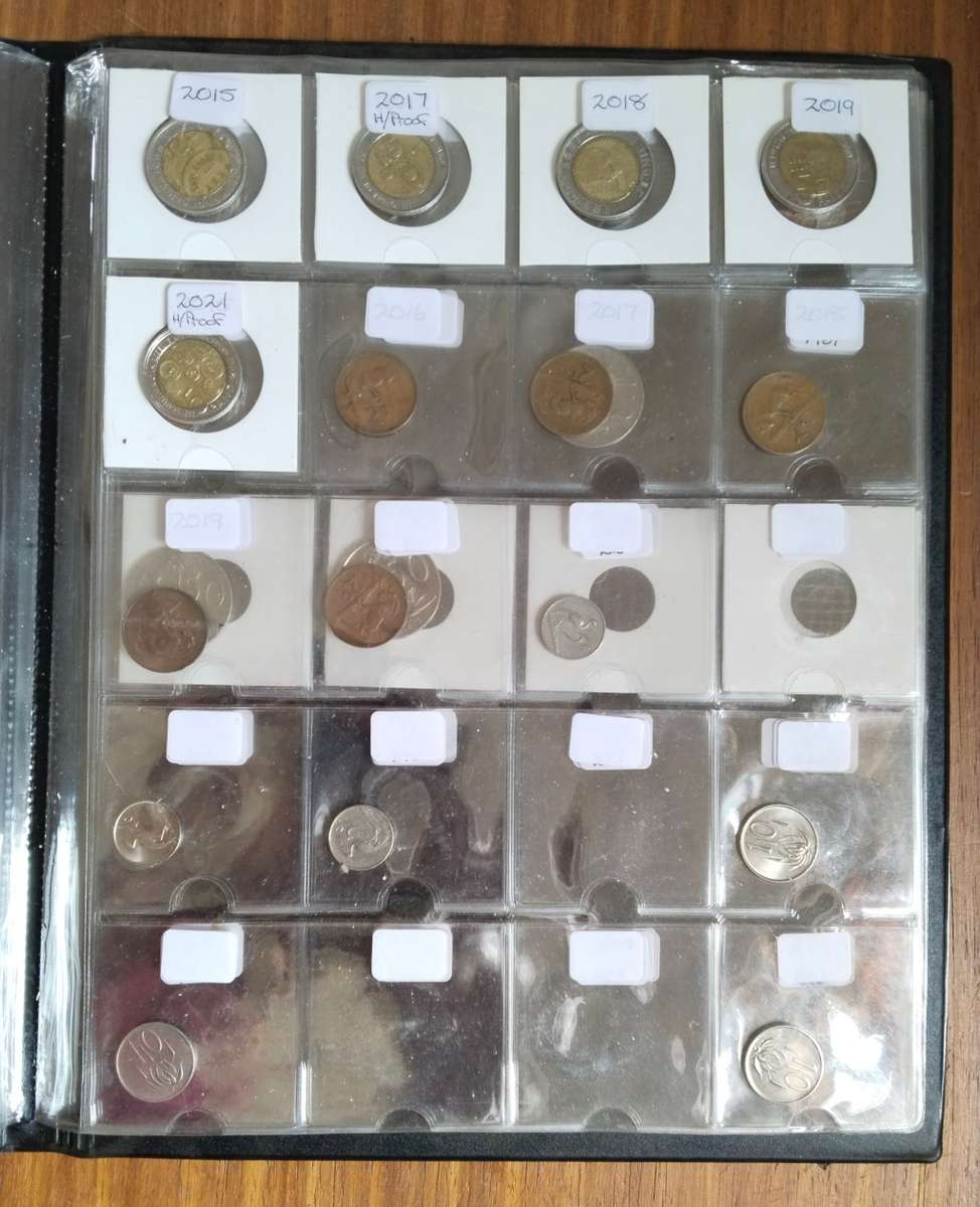 Collection of 102 Republic of South Africa coins with album. ( R 252 in valid currency)