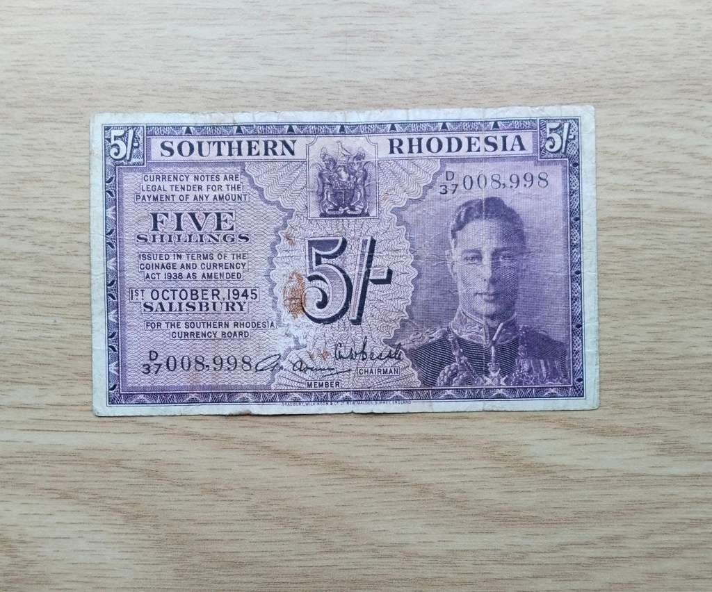 Southern Rhodesia 1st October 1945 Old Five Shillings Bank Note.