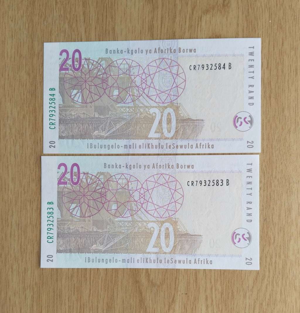 South Africa Gill Marcus 2 Consecutive Number old R20 Bank Notes. (583-584)