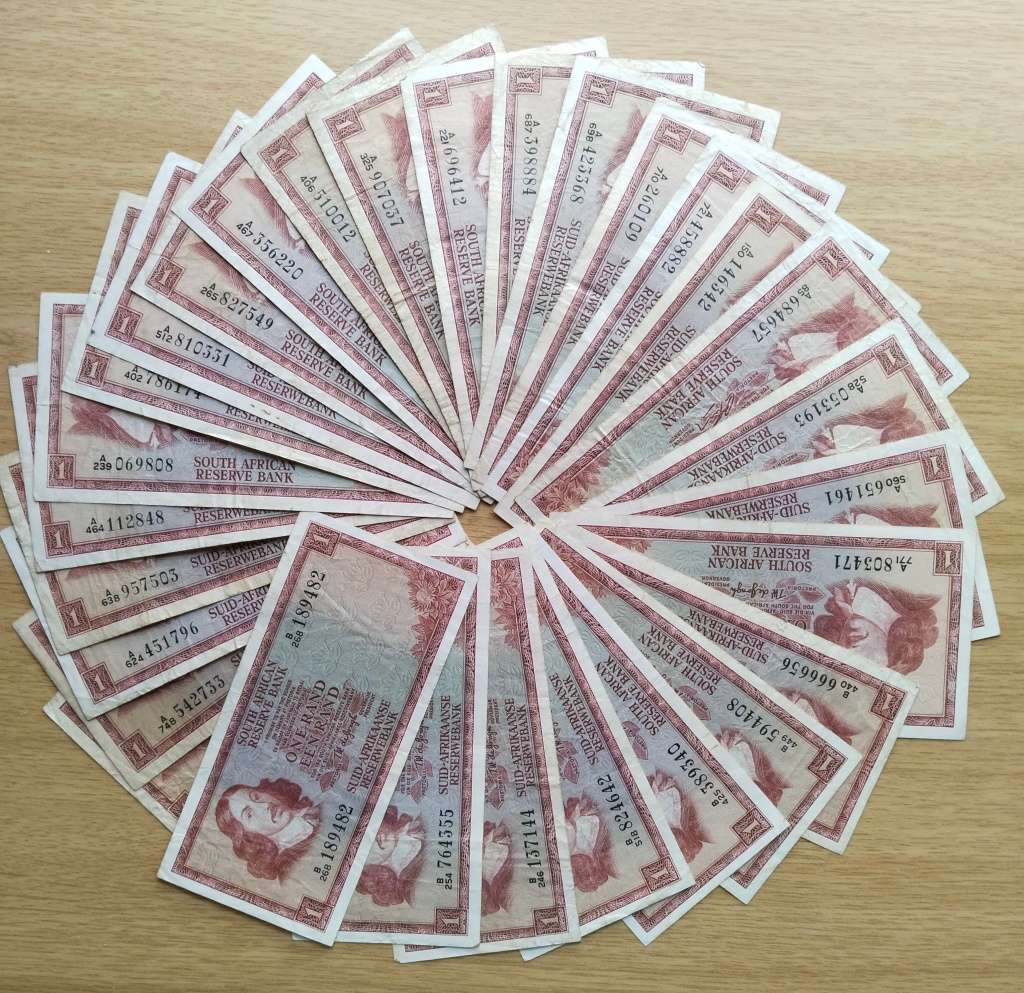 South Africa collection of 29 Old R1 Bank Notes.