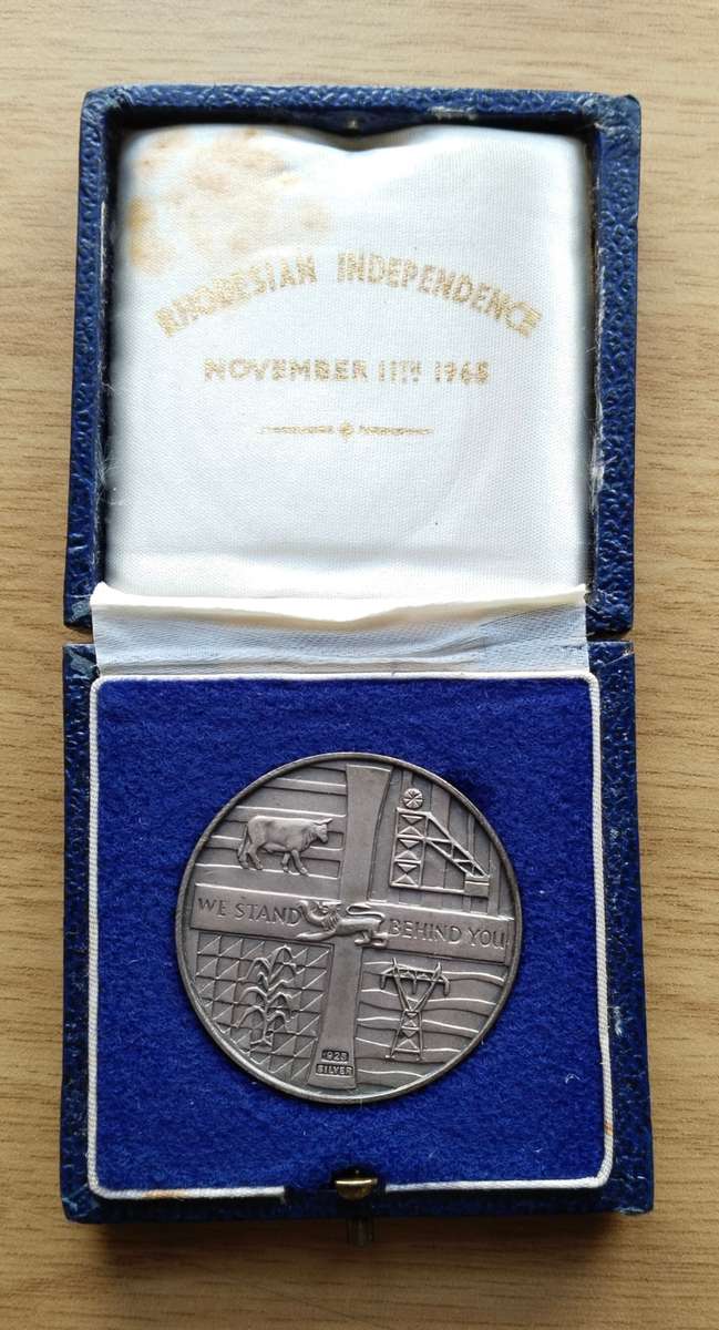 Rhodesia 1965 Independence Sterling silver Medal. 26.05 grams.