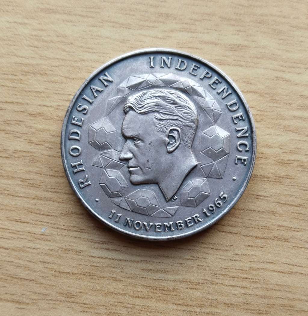 Rhodesia 1965 Independence Sterling silver Medal. 26.05 grams.