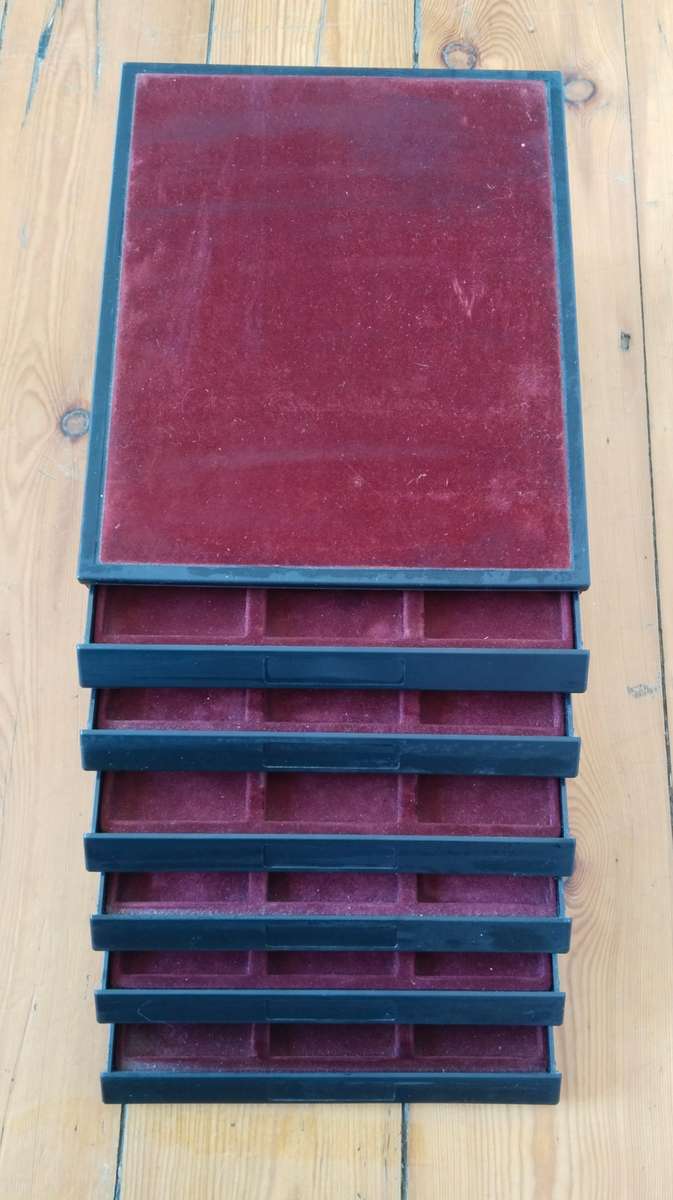 Beautiful six tray coin holder. Can hold 72 Crown Size Coins.