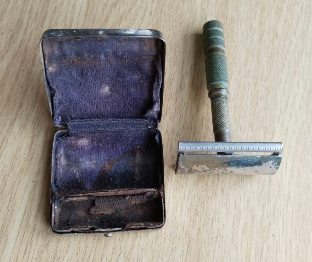 Vintage antique Gillette Shaving Knife.