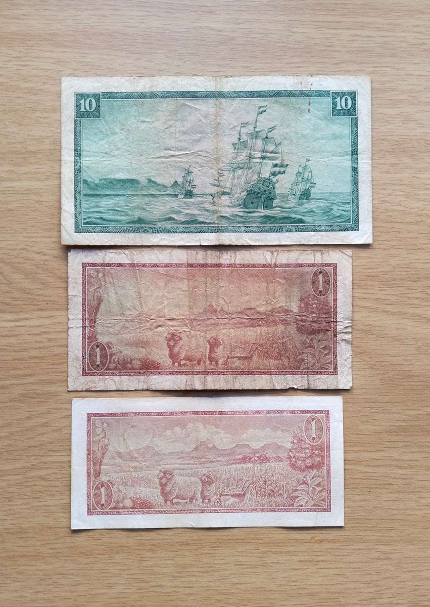 Replacement South Africa collection of 3 old bank notes.