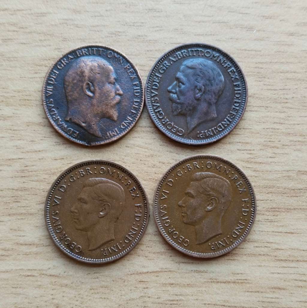 Great Britain collection of 4 old farthings.