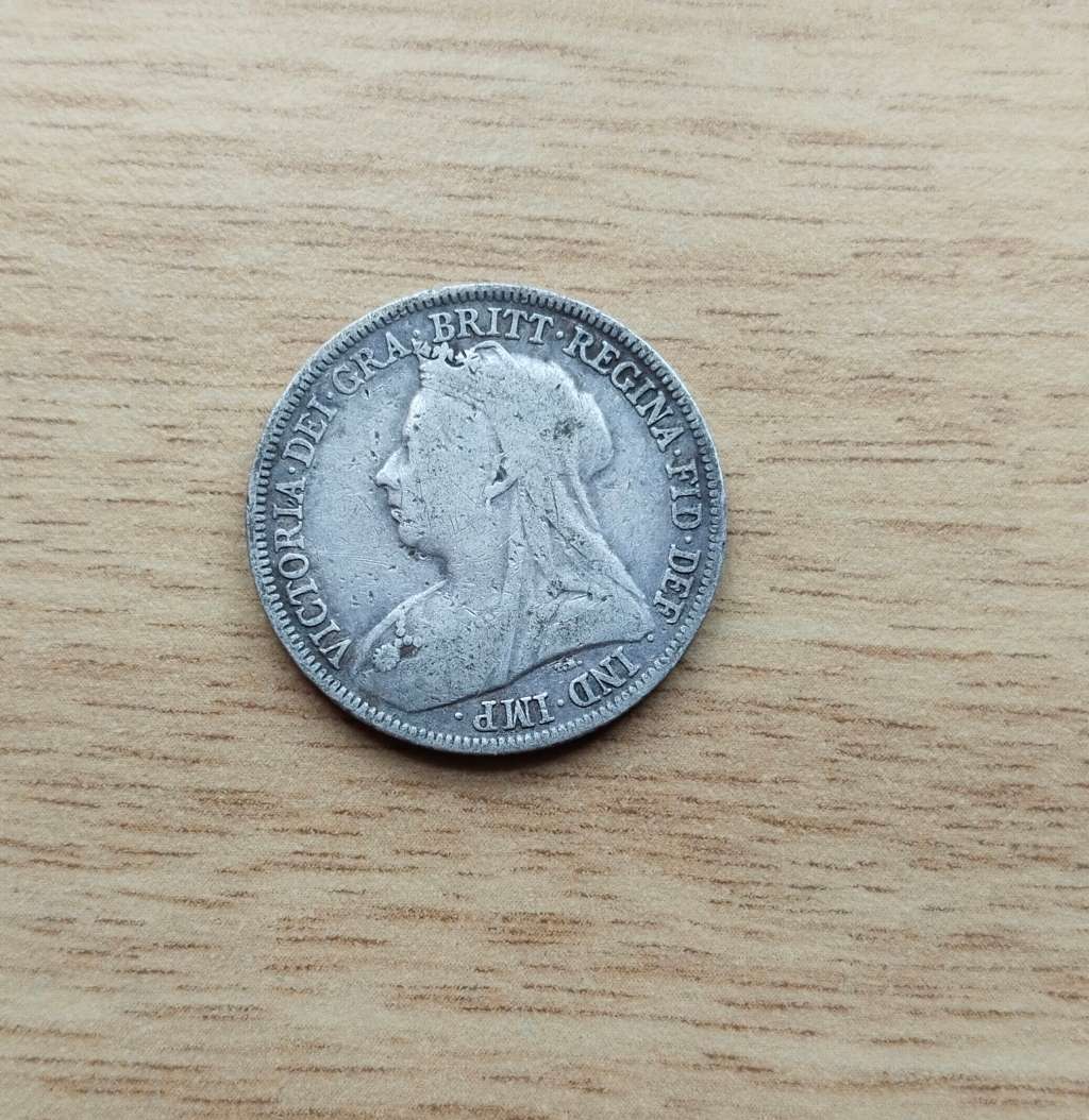 Great Britain Queen Victoria 1869 Silver Shilling.