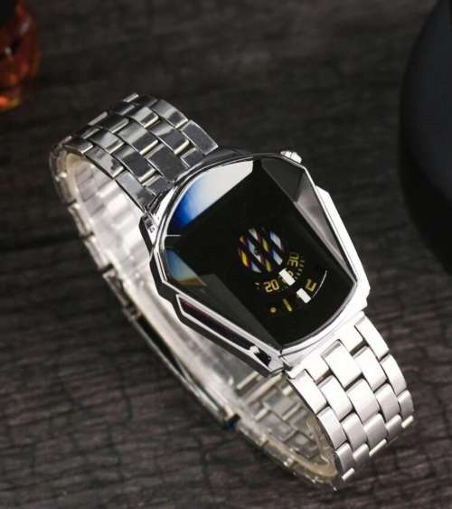STAINLESS STEEL QUARTZ WATCH!!! RETAIL-R499