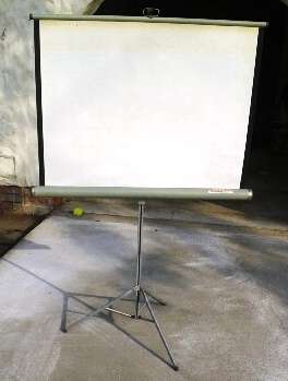 VINTAGE TRIPOD PROJECTOR  SCREEN KODAK150