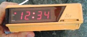 VINTAGE VICEROY  RADIO AM/FM ALARM (WORKING ORDER)