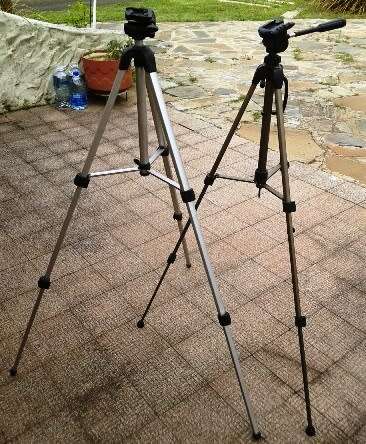 CAMERA TRIPOD VINTAGE  2OFF