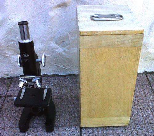 VINTAGE  COC MICROSCOPE 900 X IN ORIGINAL WOOD BOX