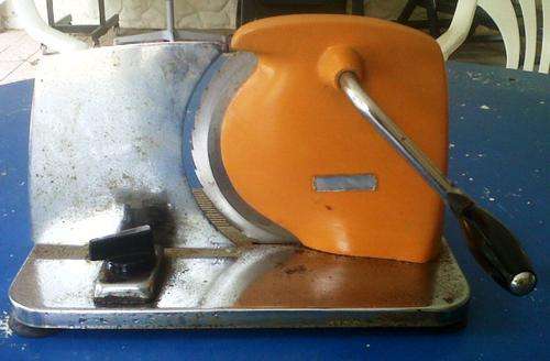 VINTAGE BREAD SLICER (PINEWARE)