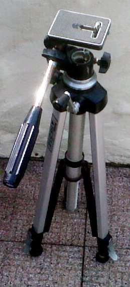 TRIPOD  HEIWA    (MADE IN  JAPAN)