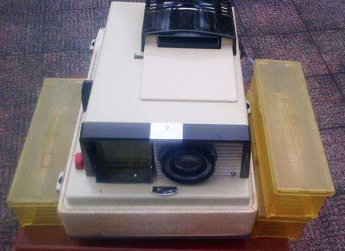 VINTAGE  PRESTINOX SLIDE PROJECTOR  (GOOD WORKING ORDER)