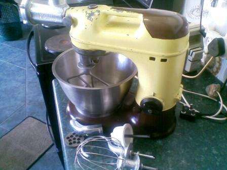 The Kenwood Chef Model no:A700