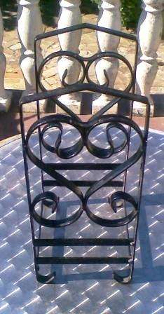 Attractive Metal Stand