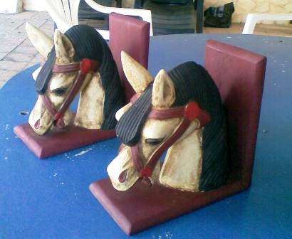 STUNNING WOOD BOOK ENDS LAUGHING HORSES