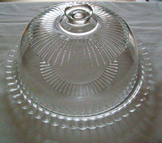 STUNNING ALL GLASS CAKE DISH/STAND