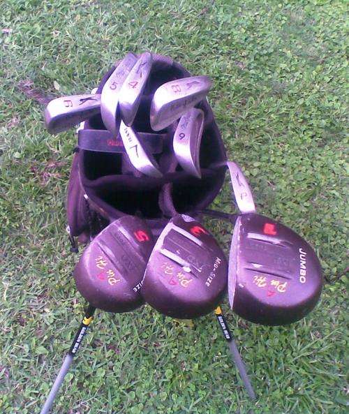 GOLF  CLUBS 4-9  + P W + PUTTER +3-5 PIN HI DRIVERS +YELLOW BEAR BAG
