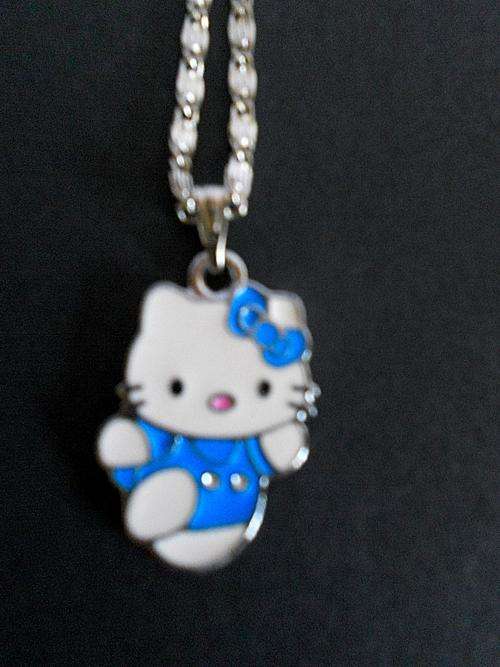 Blue running Hello Kitty pendant and necklace chain