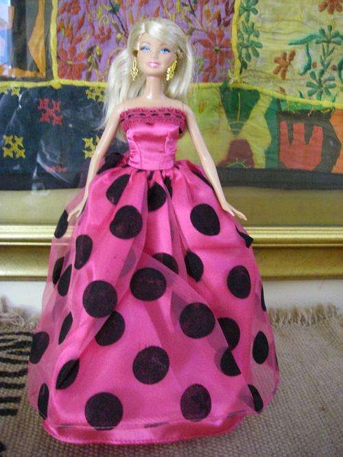 Barbie doll party dress ball gown clothes outfit bright pink with large black polka dots