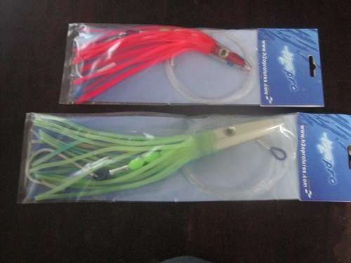 www.h2oprolures.com 36 Fishing Lures  unused still in packets & carrying bags sea fishing