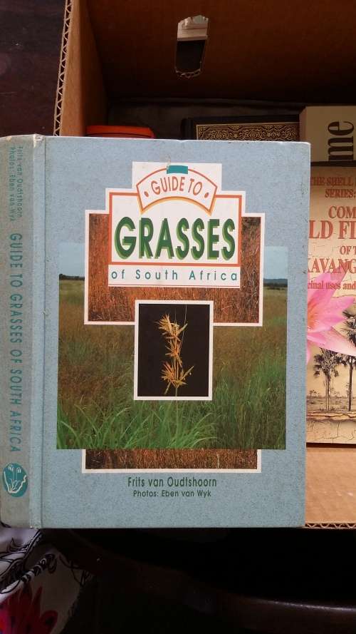 Guide to Grasses of Southern Africa by Frits Van Oudtshoorn **SIGNED COPY**